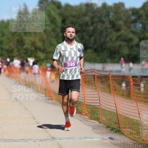 07.09.2025 - 19. Norderstedt Triathlon Michael Strokosch http://msf.ph/oto/8807458 07.09.2025 13:19:32 Laufen 345 meine-sportfotos.de