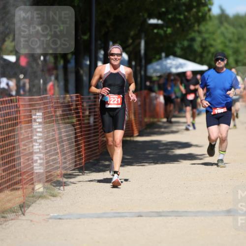 07.09.2025 - 19. Norderstedt Triathlon Michael Strokosch http://msf.ph/oto/8807565 07.09.2025 13:19:43 Laufen 197, 357, 1221, 1262 meine-sportfotos.de