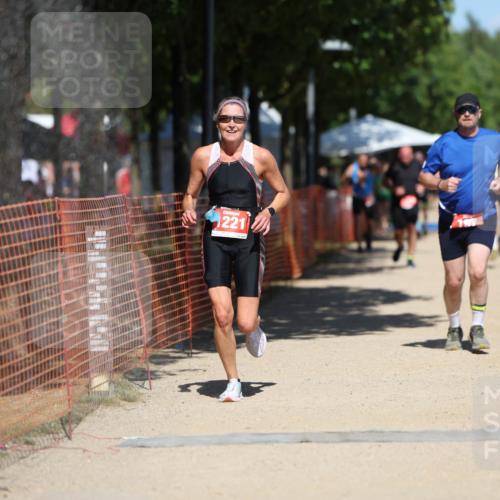 07.09.2025 - 19. Norderstedt Triathlon Michael Strokosch http://msf.ph/oto/8807576 07.09.2025 13:19:44 Laufen 197, 357, 1221, 1262 meine-sportfotos.de