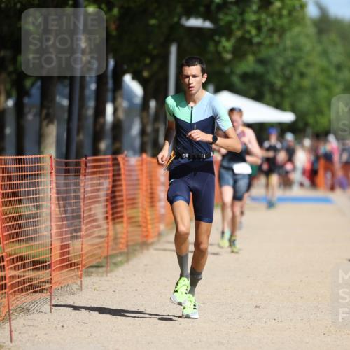 07.09.2025 - 19. Norderstedt Triathlon Michael Strokosch http://msf.ph/oto/8807589 07.09.2025 12:13:26 Laufen 229, 765, 1182, 1190 meine-sportfotos.de