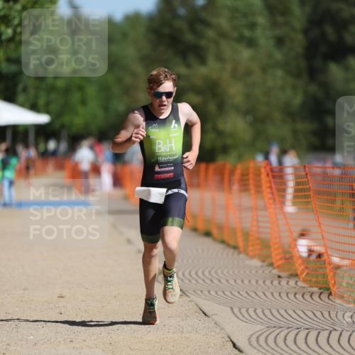 07.09.2025 - 19. Norderstedt Triathlon Michael Strokosch http://msf.ph/oto/8807600 07.09.2025 11:30:53 Laufen 1180, 1188 meine-sportfotos.de