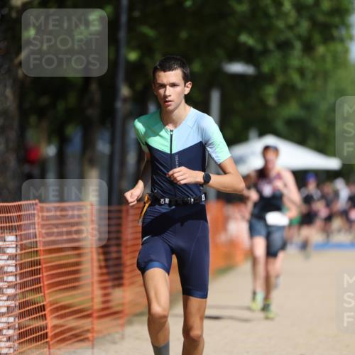 07.09.2025 - 19. Norderstedt Triathlon Michael Strokosch http://msf.ph/oto/8807608 07.09.2025 12:13:28 Laufen 765, 1161, 1182, 1190 meine-sportfotos.de