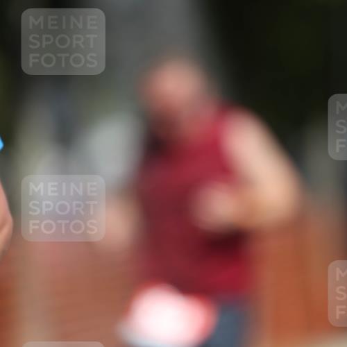 07.09.2025 - 19. Norderstedt Triathlon Michael Strokosch http://msf.ph/oto/8807665 07.09.2025 12:41:41 Laufen 287, 823, 846, 1309 meine-sportfotos.de