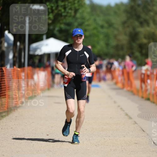 07.09.2025 - 19. Norderstedt Triathlon Michael Strokosch http://msf.ph/oto/8807680 07.09.2025 12:13:41 Laufen 306 meine-sportfotos.de
