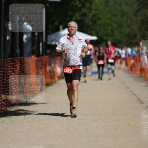 07.09.2025 - 19. Norderstedt Triathlon Michael Strokosch http://msf.ph/oto/8807683 07.09.2025 12:41:44 Laufen 823, 846, 1309 meine-sportfotos.de