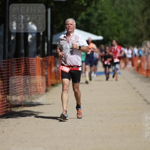 07.09.2025 - 19. Norderstedt Triathlon Michael Strokosch http://msf.ph/oto/8807688 07.09.2025 12:41:44 Laufen 823, 846, 1309 meine-sportfotos.de