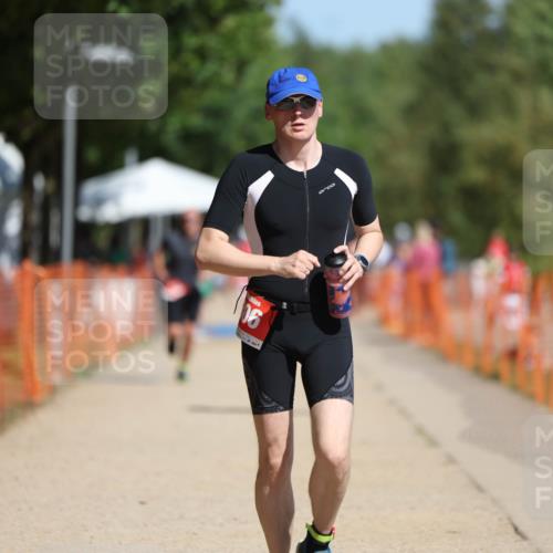 07.09.2025 - 19. Norderstedt Triathlon Michael Strokosch http://msf.ph/oto/8807701 07.09.2025 12:13:43 Laufen 287, 306 meine-sportfotos.de