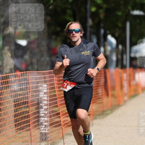 07.09.2025 - 19. Norderstedt Triathlon Michael Strokosch http://msf.ph/oto/8807760 07.09.2025 12:13:52 Laufen 287, 748 meine-sportfotos.de