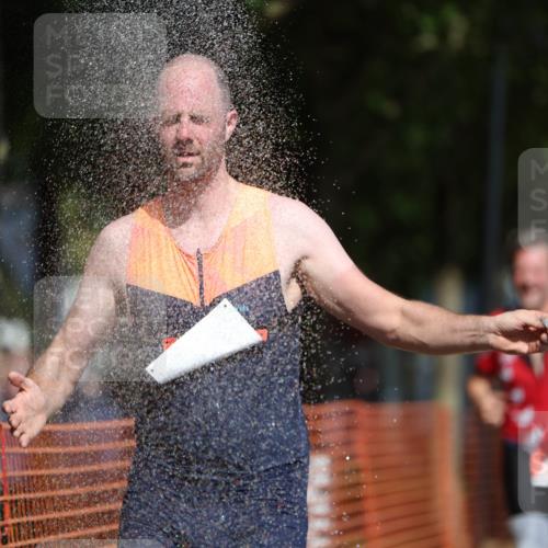 07.09.2025 - 19. Norderstedt Triathlon Michael Strokosch http://msf.ph/oto/8807792 07.09.2025 12:41:57 Laufen 756, 800, 1243, 1327 meine-sportfotos.de