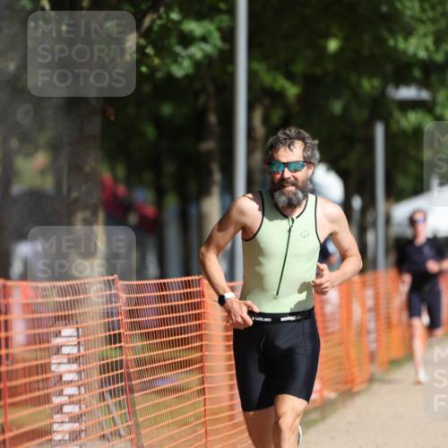 07.09.2025 - 19. Norderstedt Triathlon Michael Strokosch http://msf.ph/oto/8807830 07.09.2025 11:31:19 Laufen 196, 1171, 1198 meine-sportfotos.de