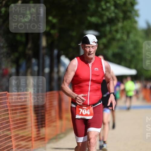 07.09.2025 - 19. Norderstedt Triathlon Michael Strokosch http://msf.ph/oto/8807838 07.09.2025 12:14:04 Laufen 704, 1334 meine-sportfotos.de