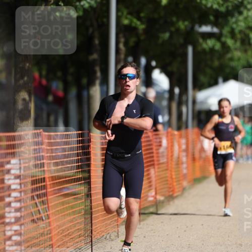 07.09.2025 - 19. Norderstedt Triathlon Michael Strokosch http://msf.ph/oto/8807889 07.09.2025 11:31:23 Laufen 196, 1160, 1198 meine-sportfotos.de