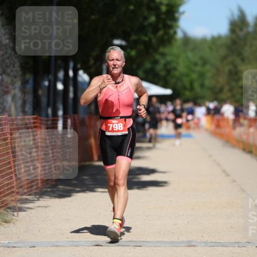 07.09.2025 - 19. Norderstedt Triathlon Michael Strokosch http://msf.ph/oto/8807893 07.09.2025 13:20:09 Laufen 781, 798 meine-sportfotos.de