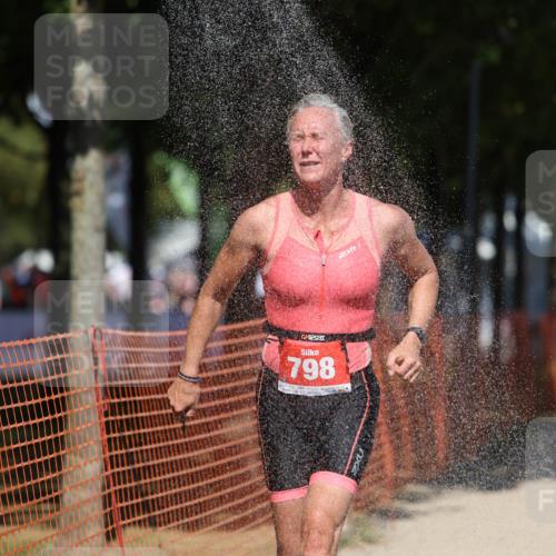 07.09.2025 - 19. Norderstedt Triathlon Michael Strokosch http://msf.ph/oto/8807915 07.09.2025 13:20:10 Laufen 781, 798 meine-sportfotos.de