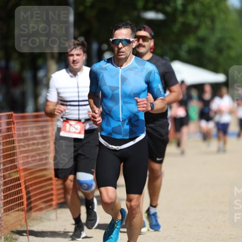 07.09.2025 - 19. Norderstedt Triathlon Michael Strokosch http://msf.ph/oto/8807929 07.09.2025 12:42:12 Laufen 168, 189, 215, 717, 741, 793, 1249, 1300 meine-sportfotos.de