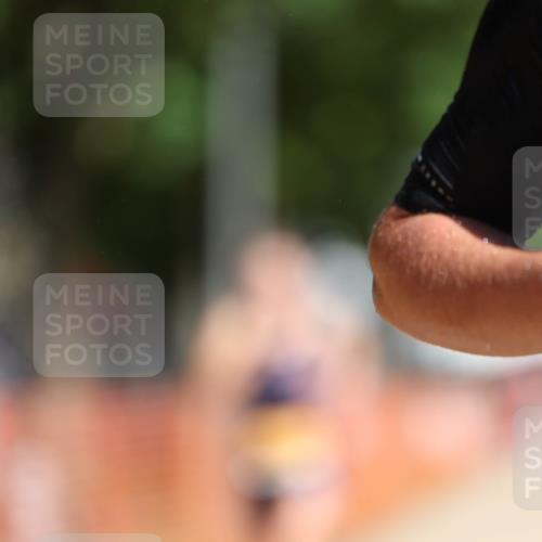 07.09.2025 - 19. Norderstedt Triathlon Michael Strokosch http://msf.ph/oto/8807934 07.09.2025 11:31:27 Laufen 1160, 1198 meine-sportfotos.de