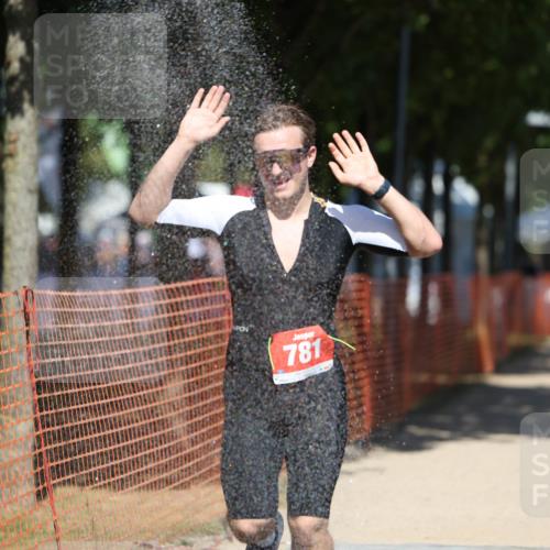 07.09.2025 - 19. Norderstedt Triathlon Michael Strokosch http://msf.ph/oto/8807948 07.09.2025 13:20:16 Laufen 142, 781 meine-sportfotos.de