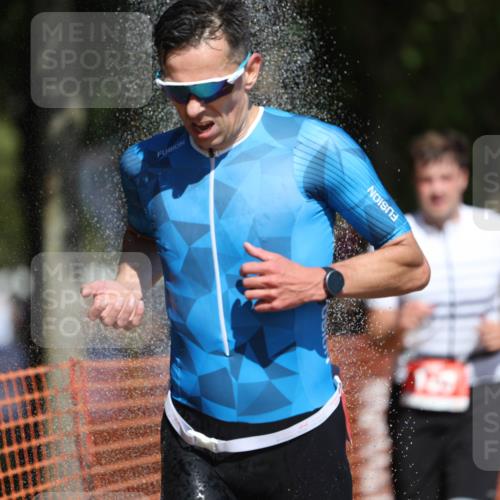 07.09.2025 - 19. Norderstedt Triathlon Michael Strokosch http://msf.ph/oto/8807949 07.09.2025 12:42:13 Laufen 168, 189, 215, 717, 793, 1249, 1300 meine-sportfotos.de