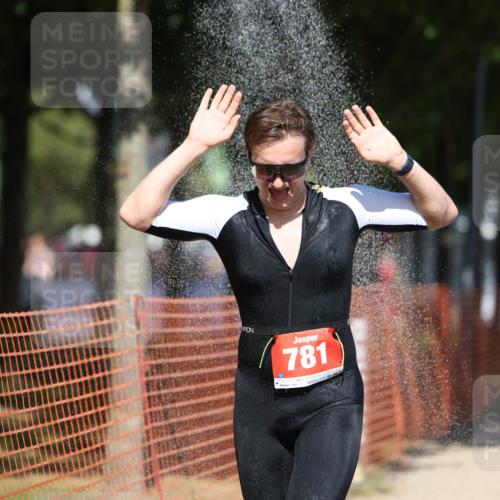 07.09.2025 - 19. Norderstedt Triathlon Michael Strokosch http://msf.ph/oto/8807956 07.09.2025 13:20:17 Laufen 142, 781 meine-sportfotos.de
