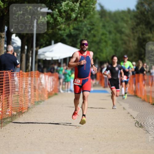 07.09.2025 - 19. Norderstedt Triathlon Michael Strokosch http://msf.ph/oto/8807969 07.09.2025 11:31:35 Laufen 238 meine-sportfotos.de