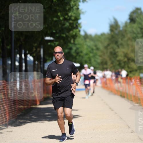 07.09.2025 - 19. Norderstedt Triathlon Michael Strokosch http://msf.ph/oto/8808010 07.09.2025 13:20:24 Laufen 141, 142, 1299 meine-sportfotos.de