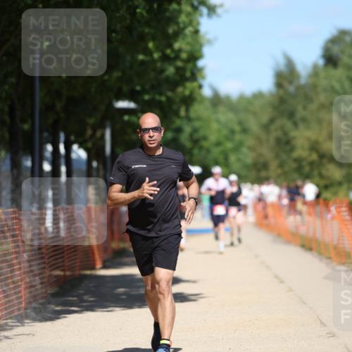 07.09.2025 - 19. Norderstedt Triathlon Michael Strokosch http://msf.ph/oto/8808014 07.09.2025 13:20:24 Laufen 141, 142, 1299 meine-sportfotos.de