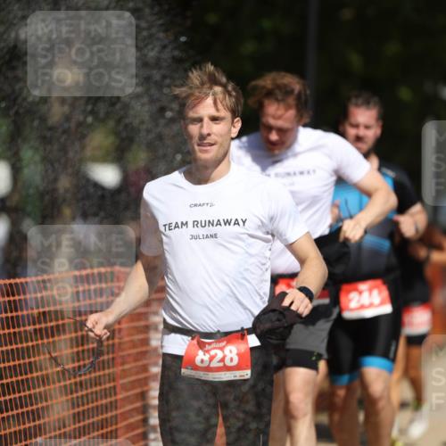 07.09.2025 - 19. Norderstedt Triathlon Michael Strokosch http://msf.ph/oto/8808086 07.09.2025 12:42:38 Laufen 139, 244, 261, 780, 827, 828, 1277, 1358, 1398 meine-sportfotos.de