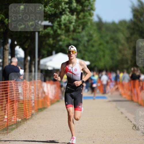 07.09.2025 - 19. Norderstedt Triathlon Michael Strokosch http://msf.ph/oto/8808139 07.09.2025 11:31:51 Laufen 200, 1176 meine-sportfotos.de