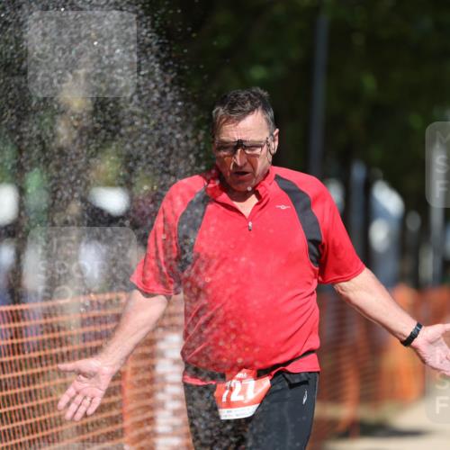 07.09.2025 - 19. Norderstedt Triathlon Michael Strokosch http://msf.ph/oto/8808140 07.09.2025 12:42:52 Laufen 727 meine-sportfotos.de