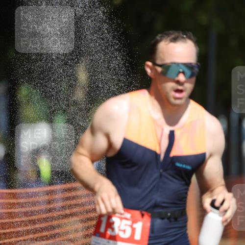 07.09.2025 - 19. Norderstedt Triathlon Michael Strokosch http://msf.ph/oto/8808279 07.09.2025 12:43:16 Laufen 818, 1294, 1351, 1379 meine-sportfotos.de