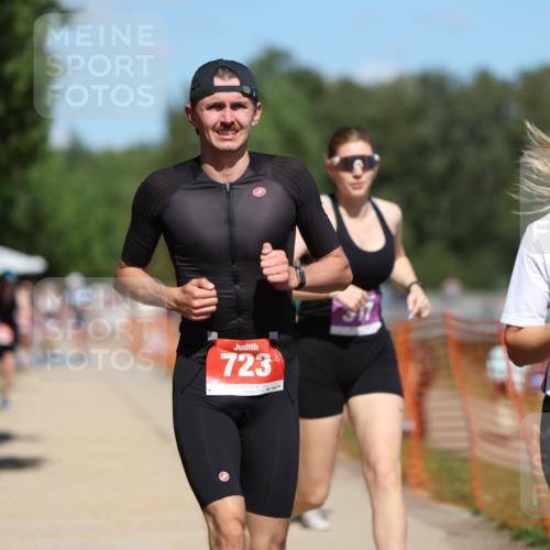 07.09.2025 - 19. Norderstedt Triathlon Michael Strokosch http://msf.ph/oto/8808385 07.09.2025 13:21:18 Laufen 240, 305, 317, 352, 723, 1360 meine-sportfotos.de