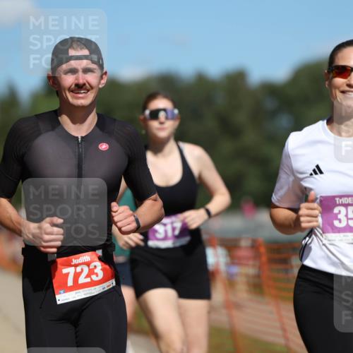 07.09.2025 - 19. Norderstedt Triathlon Michael Strokosch http://msf.ph/oto/8808393 07.09.2025 13:21:19 Laufen 240, 305, 317, 352, 723, 1360, 1373 meine-sportfotos.de
