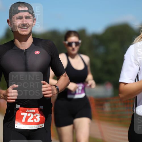 07.09.2025 - 19. Norderstedt Triathlon Michael Strokosch http://msf.ph/oto/8808396 07.09.2025 13:21:19 Laufen 240, 305, 317, 352, 723, 1360, 1373 meine-sportfotos.de