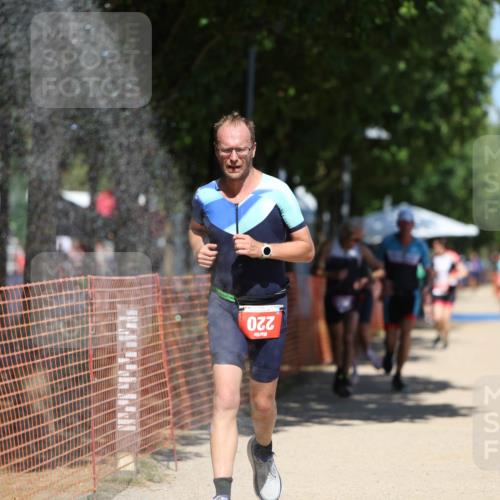 07.09.2025 - 19. Norderstedt Triathlon Michael Strokosch http://msf.ph/oto/8808474 07.09.2025 13:21:30 Laufen 220, 249, 301, 318, 338, 1373 meine-sportfotos.de