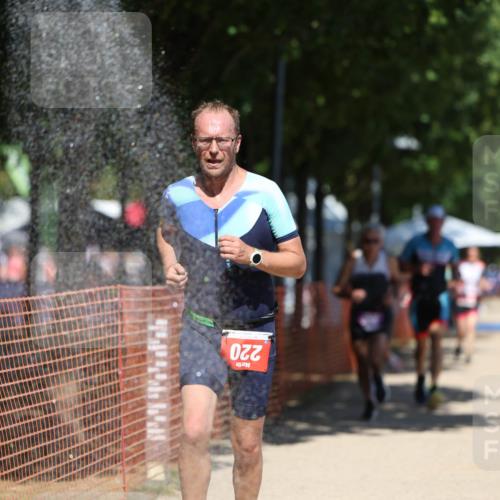 07.09.2025 - 19. Norderstedt Triathlon Michael Strokosch http://msf.ph/oto/8808484 07.09.2025 13:21:31 Laufen 220, 249, 301, 318, 338, 1373 meine-sportfotos.de