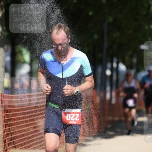 07.09.2025 - 19. Norderstedt Triathlon Michael Strokosch http://msf.ph/oto/8808495 07.09.2025 13:21:32 Laufen 220, 249, 301, 318, 338 meine-sportfotos.de