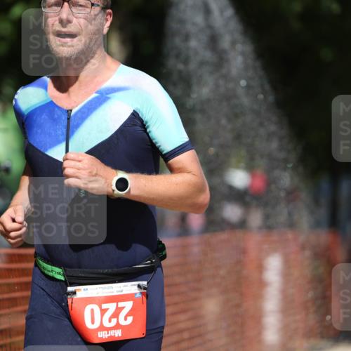 07.09.2025 - 19. Norderstedt Triathlon Michael Strokosch http://msf.ph/oto/8808507 07.09.2025 13:21:32 Laufen 220, 249, 301, 318, 338 meine-sportfotos.de