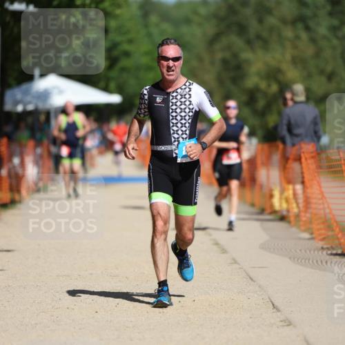 07.09.2025 - 19. Norderstedt Triathlon Michael Strokosch http://msf.ph/oto/8808521 07.09.2025 12:44:24 Laufen 898, 1361 meine-sportfotos.de
