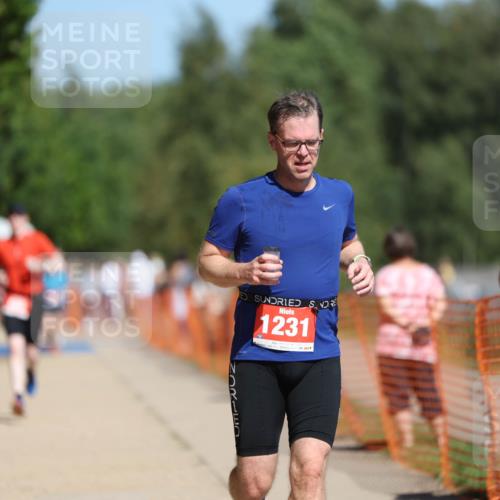 07.09.2025 - 19. Norderstedt Triathlon Michael Strokosch http://msf.ph/oto/8808640 07.09.2025 12:44:36 Laufen 208, 725, 808, 1231 meine-sportfotos.de