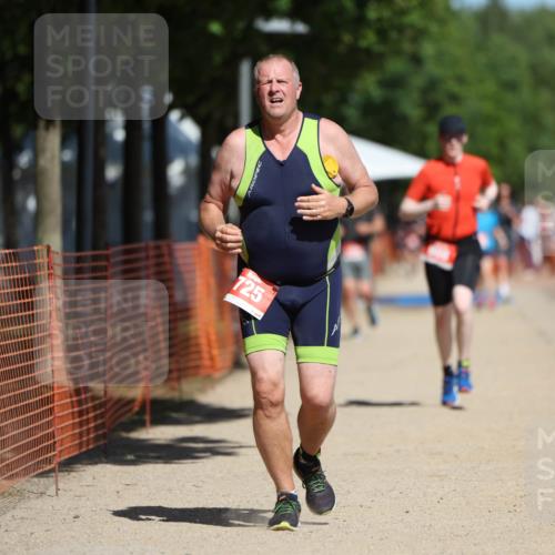 07.09.2025 - 19. Norderstedt Triathlon Michael Strokosch http://msf.ph/oto/8808659 07.09.2025 12:44:38 Laufen 725, 808, 1231 meine-sportfotos.de