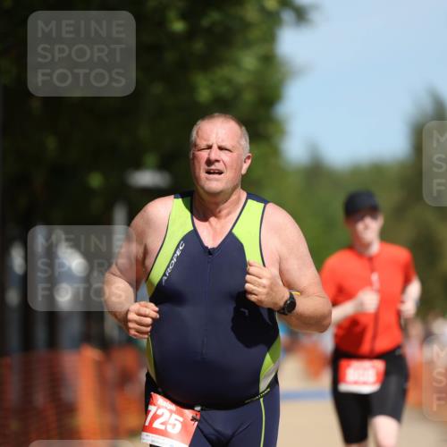 07.09.2025 - 19. Norderstedt Triathlon Michael Strokosch http://msf.ph/oto/8808682 07.09.2025 12:44:41 Laufen 725, 808, 1231 meine-sportfotos.de