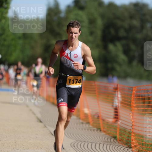 07.09.2025 - 19. Norderstedt Triathlon Michael Strokosch http://msf.ph/oto/8808705 07.09.2025 11:34:35 Laufen 1157, 1174 meine-sportfotos.de