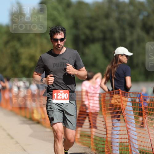 07.09.2025 - 19. Norderstedt Triathlon Michael Strokosch http://msf.ph/oto/8808723 07.09.2025 12:44:49 Laufen 258, 1290 meine-sportfotos.de