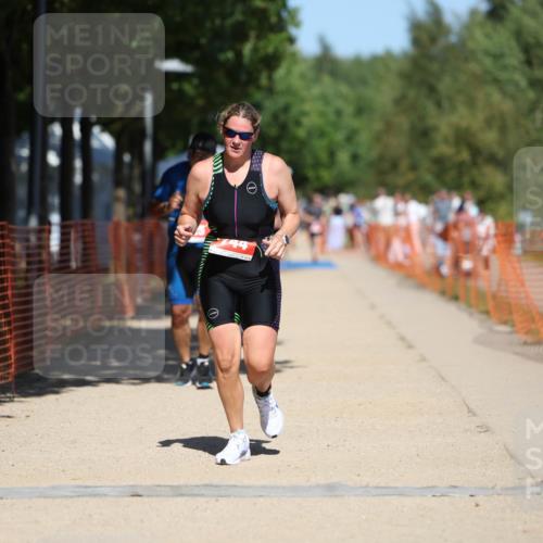 07.09.2025 - 19. Norderstedt Triathlon Michael Strokosch http://msf.ph/oto/8808770 07.09.2025 13:22:14 Laufen 329, 744, 825, 1256 meine-sportfotos.de