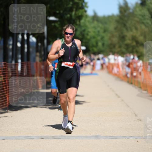 07.09.2025 - 19. Norderstedt Triathlon Michael Strokosch http://msf.ph/oto/8808774 07.09.2025 13:22:14 Laufen 329, 744, 825, 1256 meine-sportfotos.de