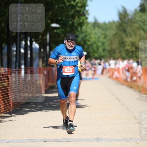 07.09.2025 - 19. Norderstedt Triathlon Michael Strokosch http://msf.ph/oto/8808799 07.09.2025 13:22:16 Laufen 329, 744, 825, 1256 meine-sportfotos.de