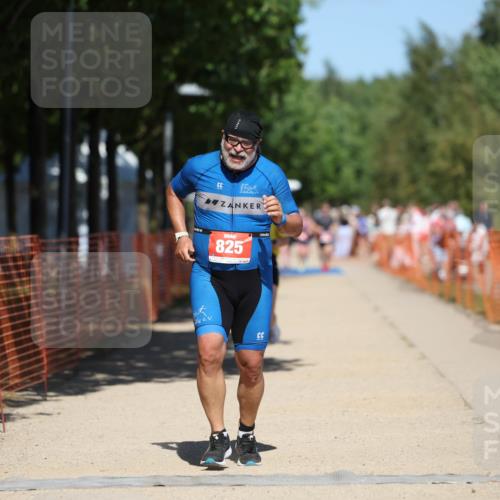 07.09.2025 - 19. Norderstedt Triathlon Michael Strokosch http://msf.ph/oto/8808803 07.09.2025 13:22:16 Laufen 329, 744, 825, 1256 meine-sportfotos.de