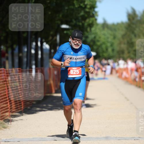07.09.2025 - 19. Norderstedt Triathlon Michael Strokosch http://msf.ph/oto/8808811 07.09.2025 13:22:16 Laufen 329, 744, 825, 1256 meine-sportfotos.de