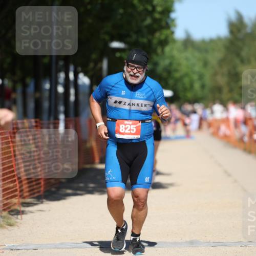 07.09.2025 - 19. Norderstedt Triathlon Michael Strokosch http://msf.ph/oto/8808815 07.09.2025 13:22:17 Laufen 329, 744, 825, 1256 meine-sportfotos.de