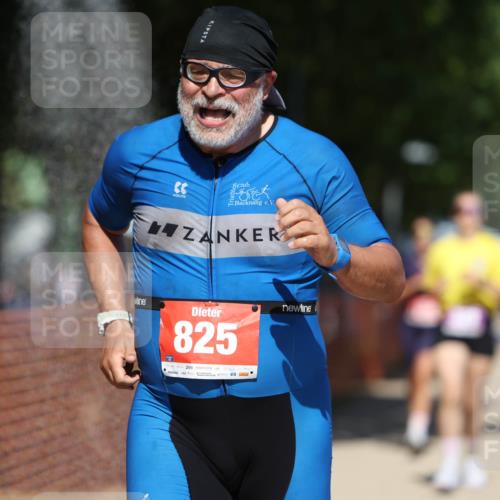 07.09.2025 - 19. Norderstedt Triathlon Michael Strokosch http://msf.ph/oto/8808823 07.09.2025 13:22:19 Laufen 329, 744, 825, 1256 meine-sportfotos.de
